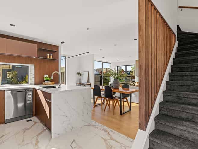 2-4/96 Innes Road, Saint Albans