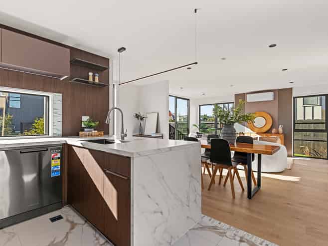 2-4/96 Innes Road, Saint Albans