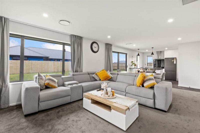 LEESTON – THREE BEDROOM, TWO BATHROOM, DOUBLE GARAGE FAMILY HOME 5