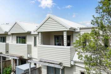 15B/21 Hunters Park Drive, Three Kings