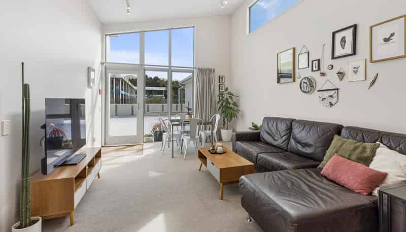 3/9 Broderick Road, Johnsonville