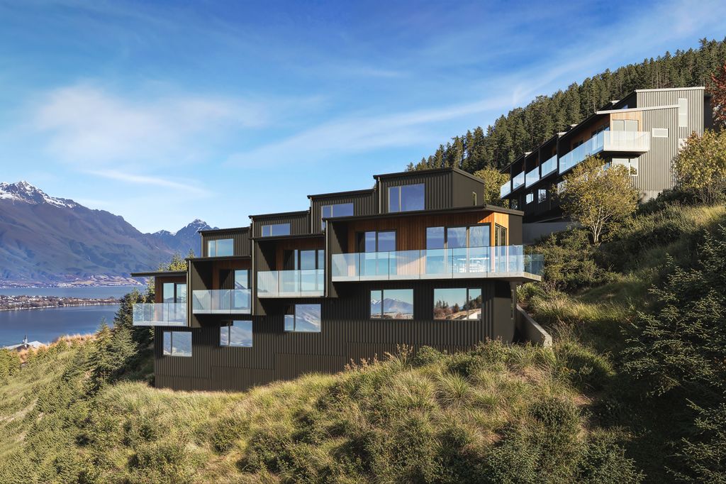 A private retreat, above the lake 1