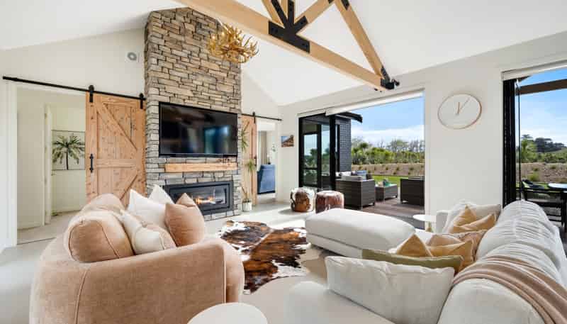 200 Potts Road, Whitford