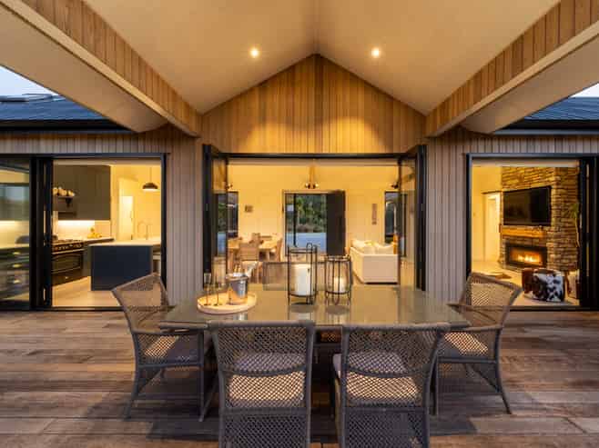 200 Potts Road, Whitford