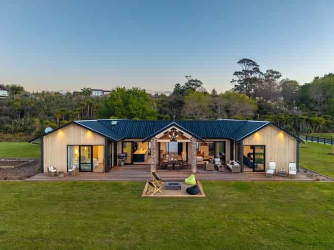 200 Potts Road, Whitford