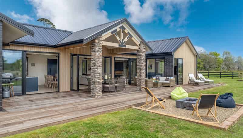 200 Potts Road, Whitford