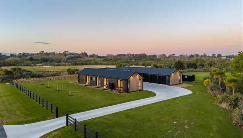 200 Potts Road, Whitford