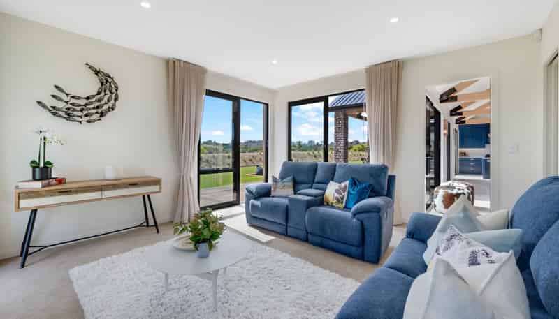 200 Potts Road, Whitford