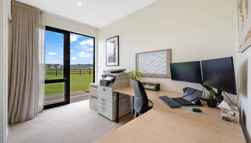 200 Potts Road, Whitford