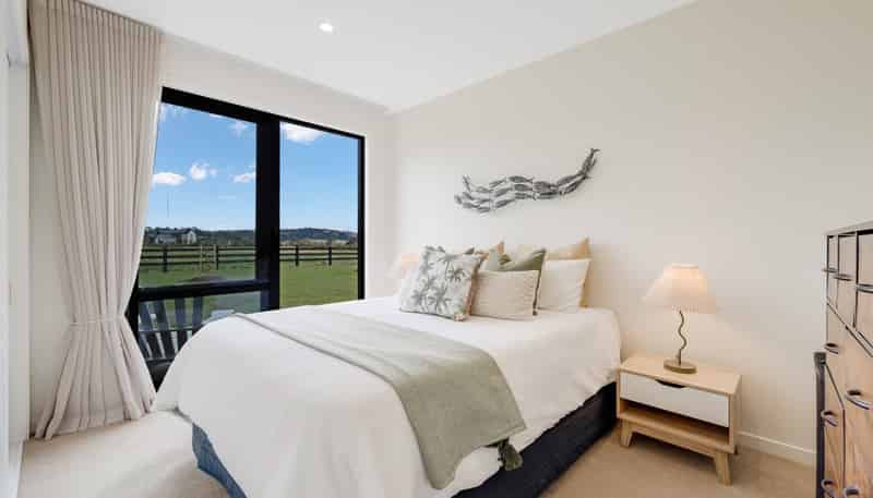 200 Potts Road, Whitford