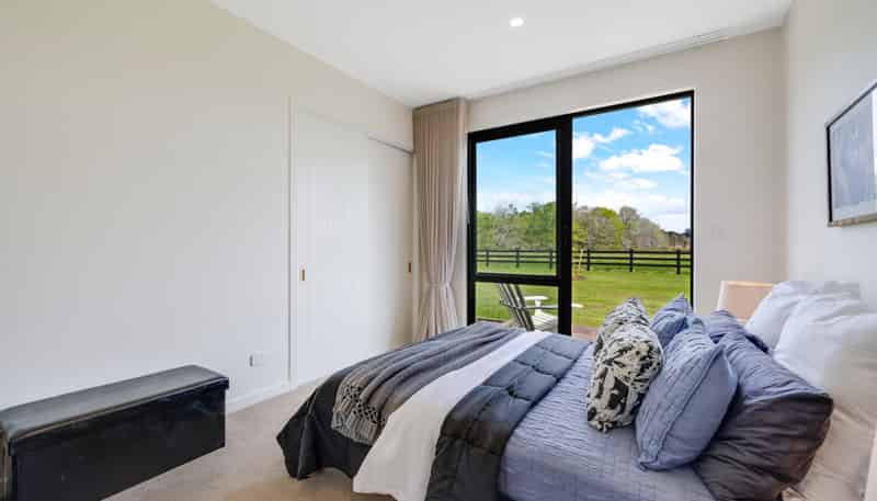 200 Potts Road, Whitford