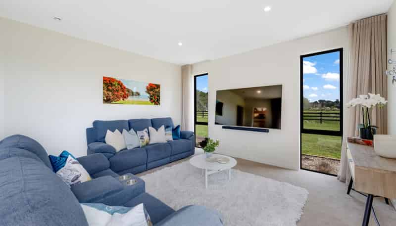 200 Potts Road, Whitford