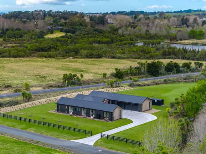 200 Potts Road, Whitford