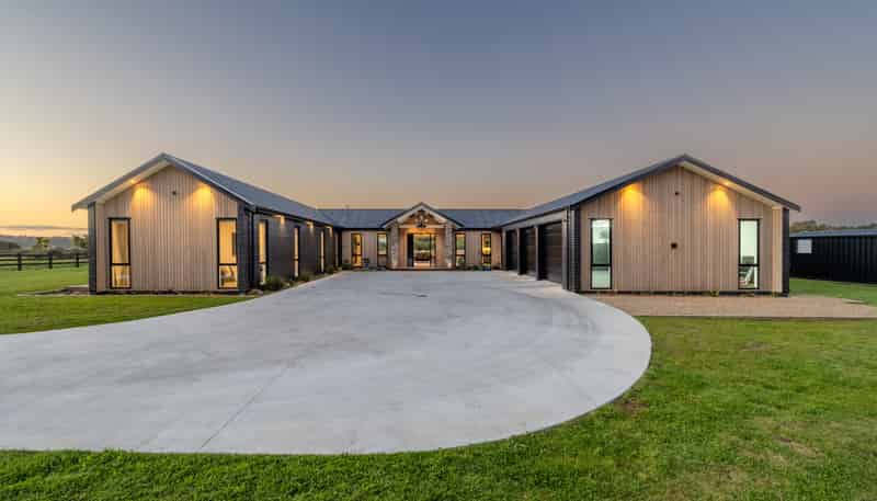 200 Potts Road, Whitford