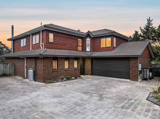 12 Lochend Place, Highland Park