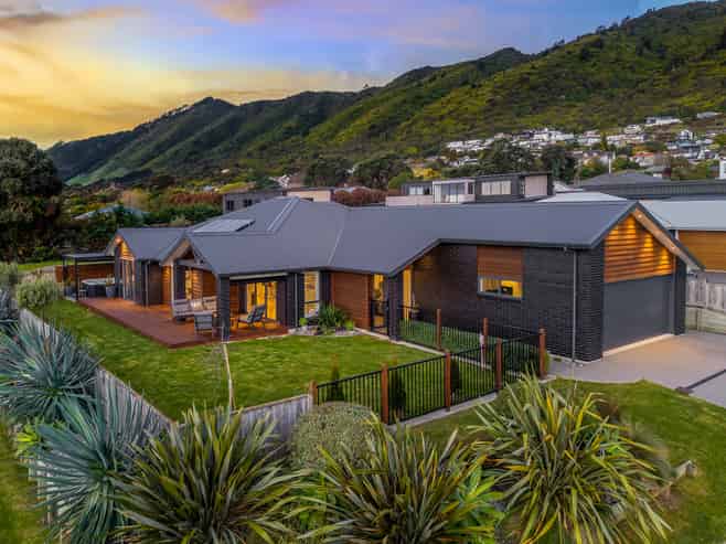20 Karearea Avenue, Waikanae