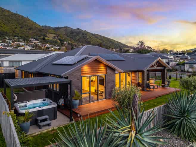 20 Karearea Avenue, Waikanae