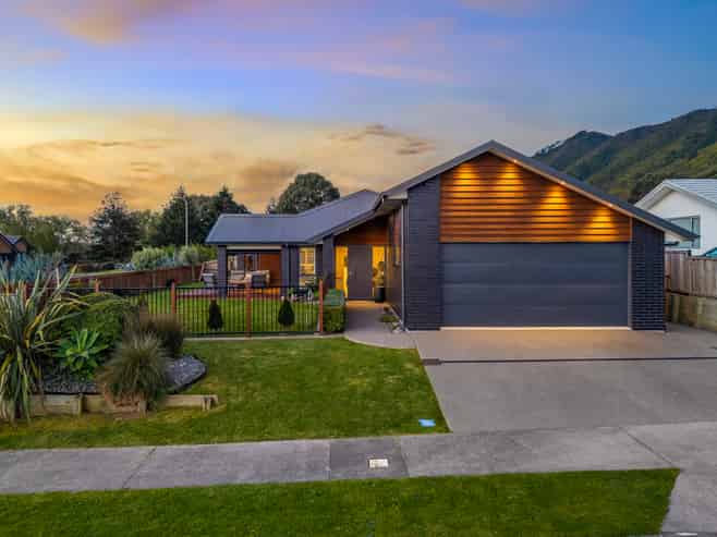 20 Karearea Avenue, Waikanae