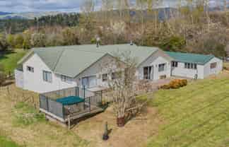 16 Twin Peaks Grove, Koputaroa