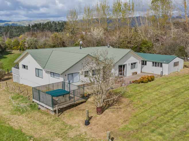 16 Twin Peaks Grove, Koputaroa