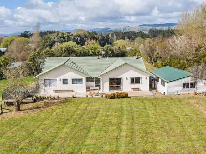 16 Twin Peaks Grove, Koputaroa