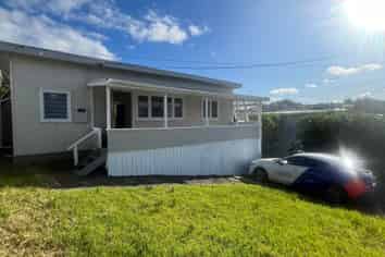 1289A Whangaparaoa Road, Army Bay