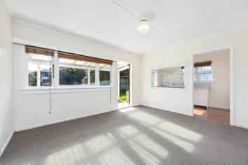 1289A Whangaparaoa Road, Army Bay