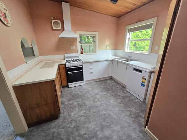 23 Freeling Street, Island Bay