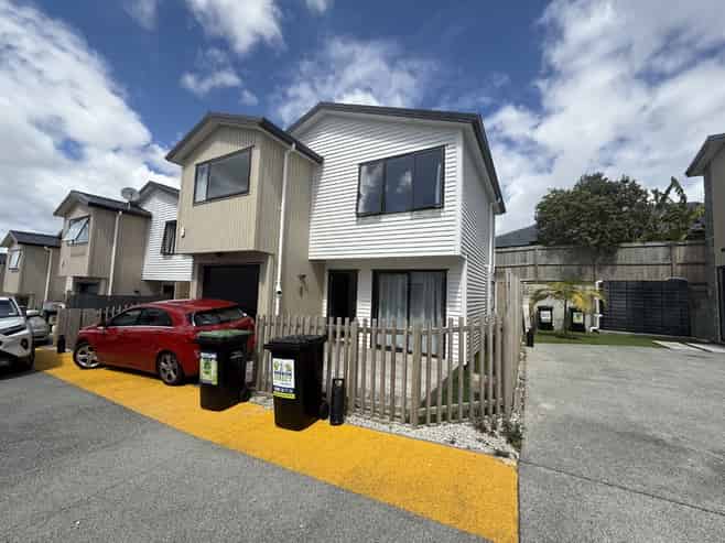 7/116 Colwill Road, Massey