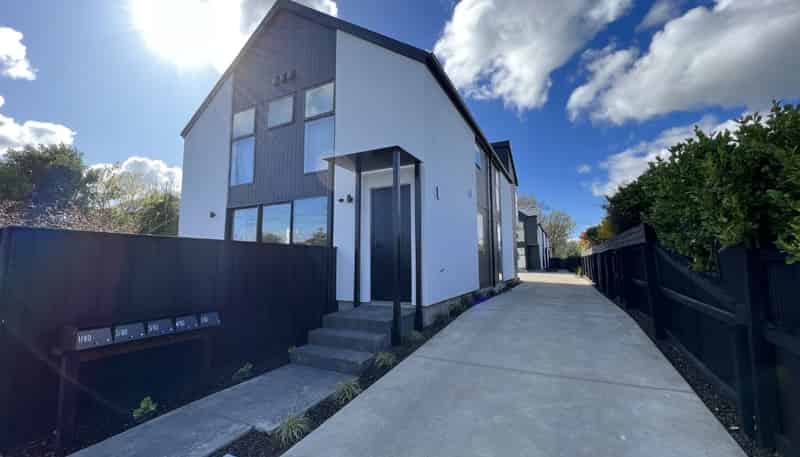 2/80 Mackworth Street, Woolston