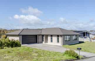 8 Holly Robinson Place, Hokitika