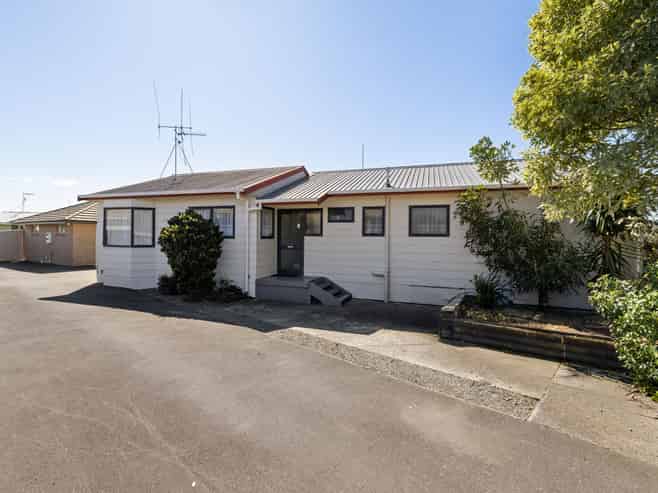 8 and 8A Bartholomew Drive, Nawton