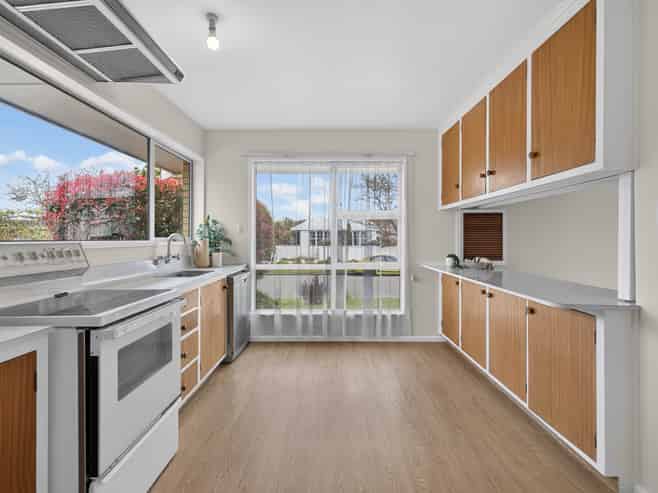 20 Delaware Crescent, Russley
