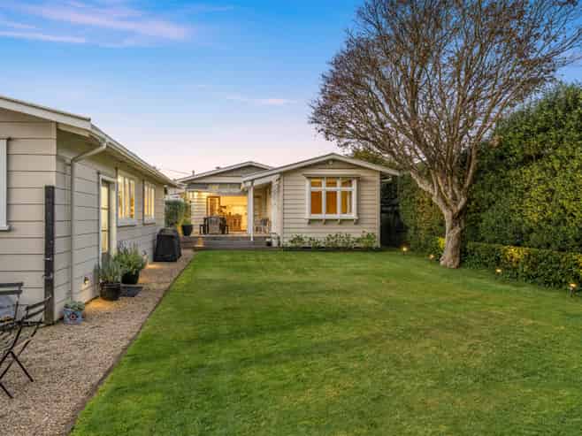 9 Ambury Avenue, Royal Oak