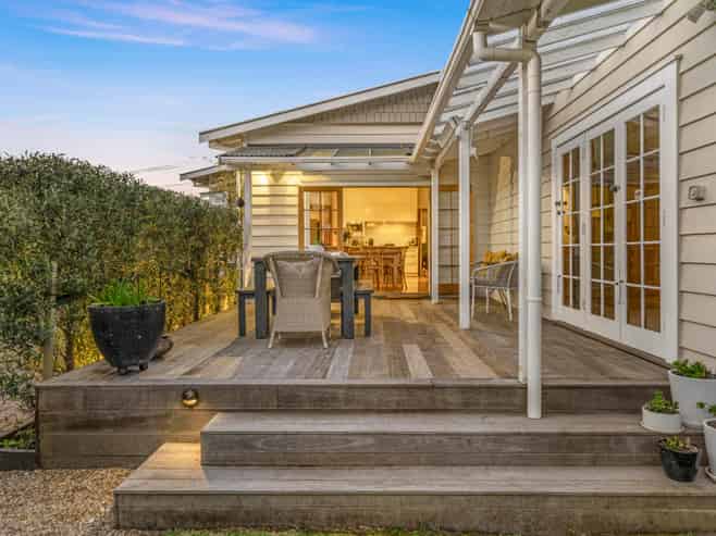 9 Ambury Avenue, Royal Oak