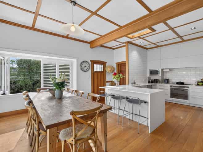 9 Ambury Avenue, Royal Oak