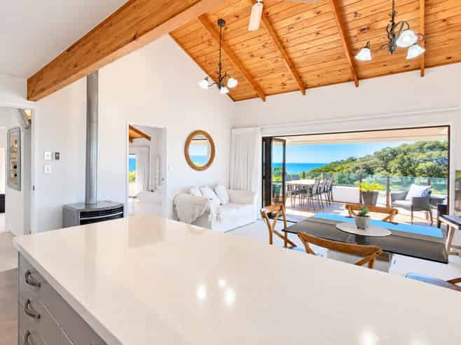 400 Onemana Drive, Onemana