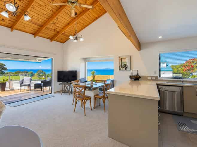 400 Onemana Drive, Onemana