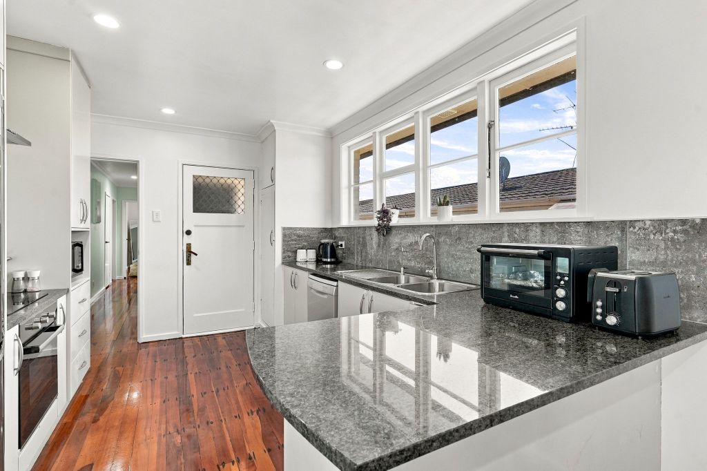 Central Convenience, Timeless Character! 4
