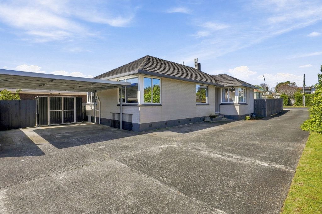 Central Convenience, Timeless Character! 1
