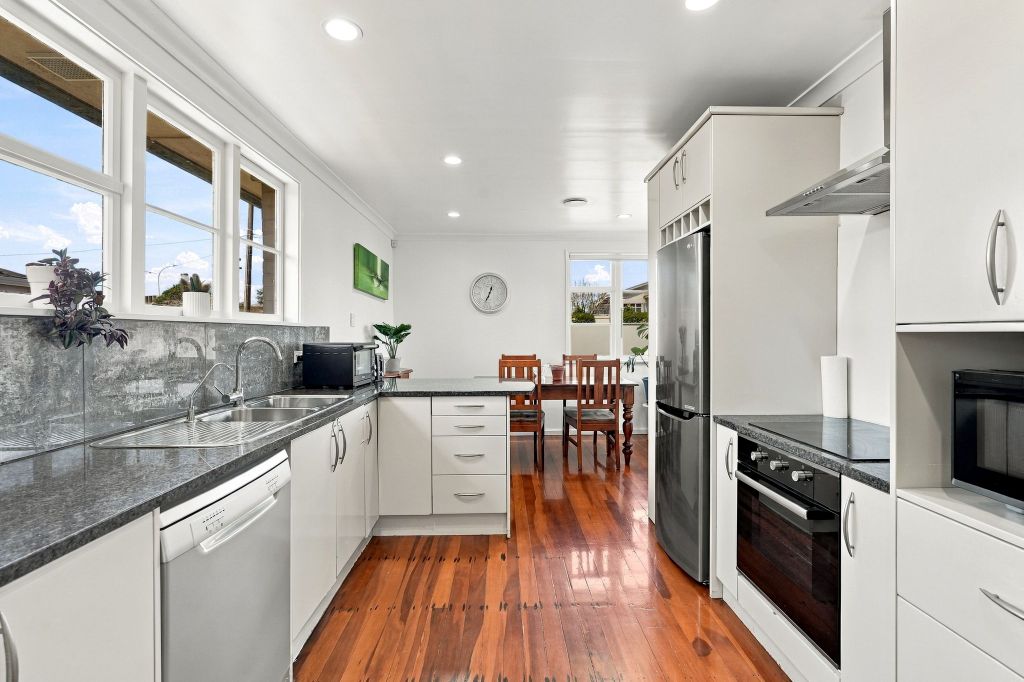 Central Convenience, Timeless Character! 3