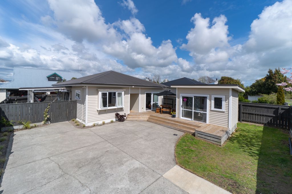 Modernised, Double Glazed, Central & Studio! 1