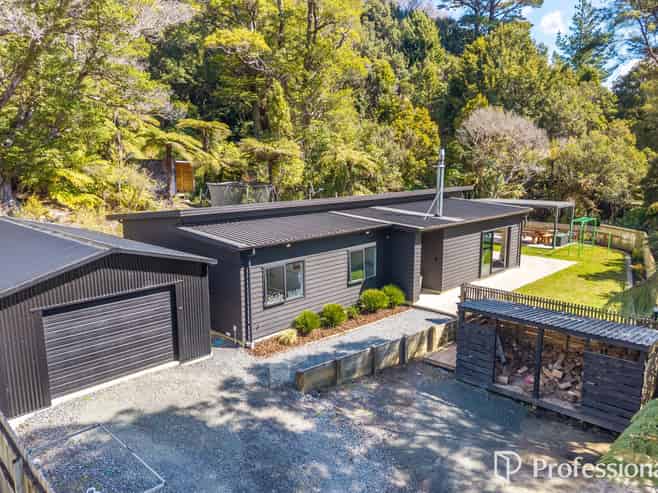 10 Aratika Grove, Stokes Valley