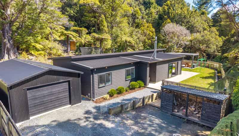 10 Aratika Grove, Stokes Valley