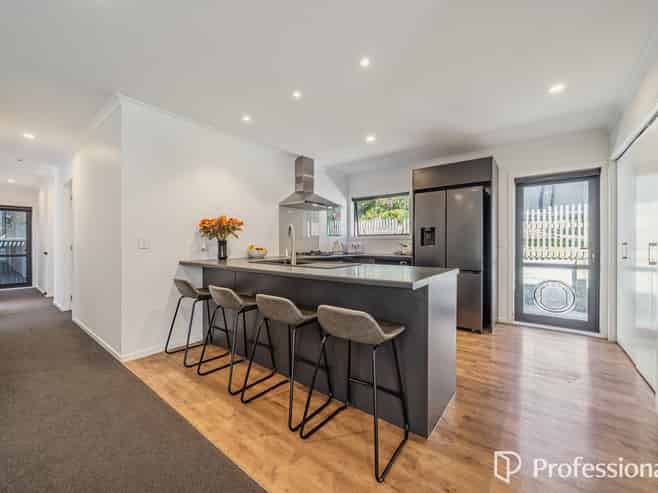 10 Aratika Grove, Stokes Valley