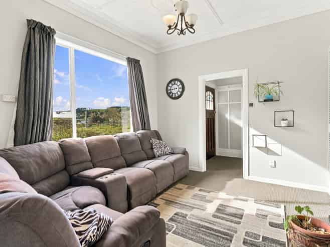 2 John Street, Abbotsford