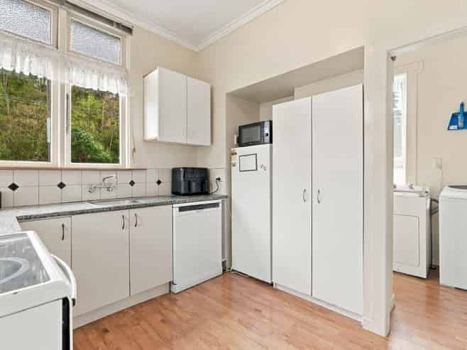 2 John Street, Abbotsford