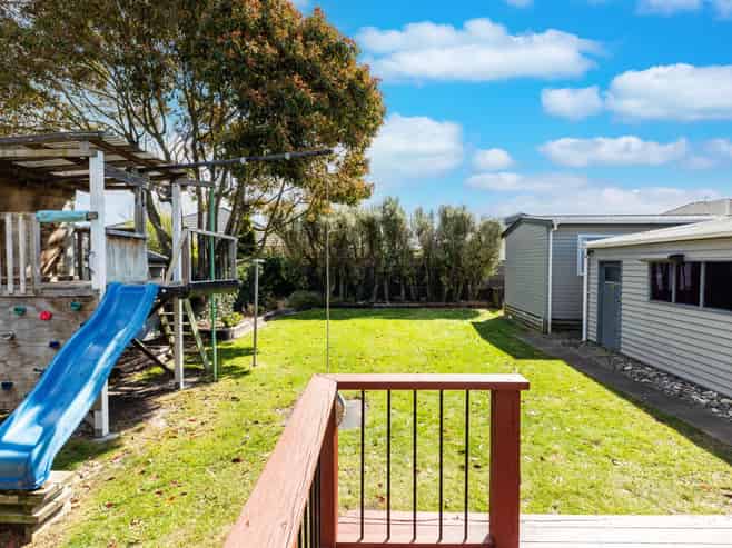 61 Charlcott Street, Burnside