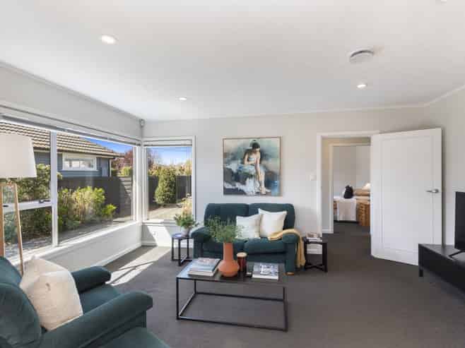 61 Charlcott Street, Burnside