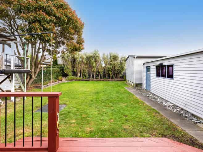 61 Charlcott Street, Burnside
